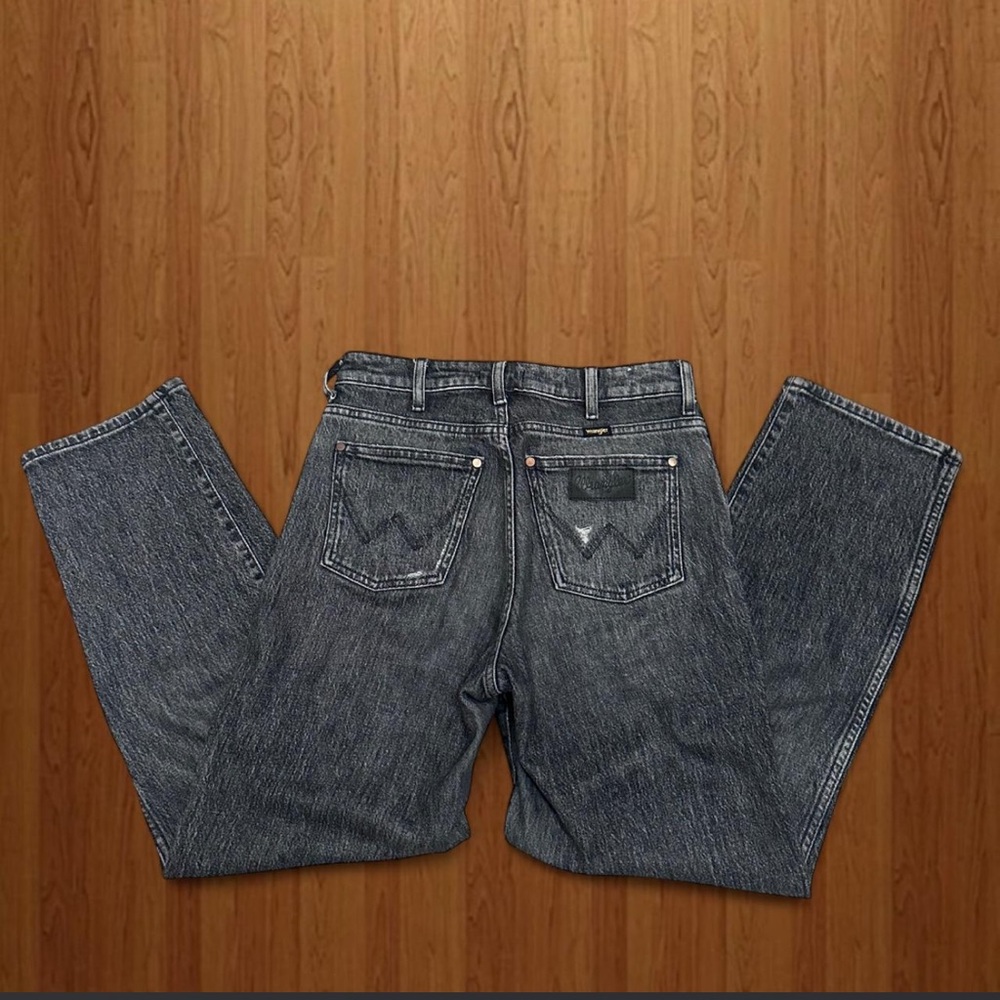 Women’s Wrangler Grey Straight Jeans